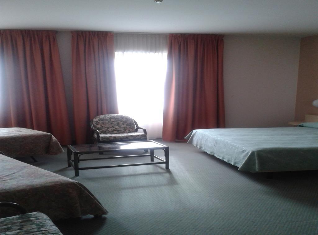Hotel Des Alpes Rosta Habitación foto