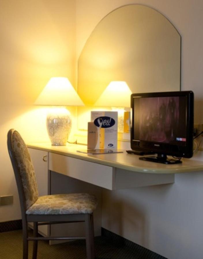 Hotel Des Alpes Rosta Habitación foto
